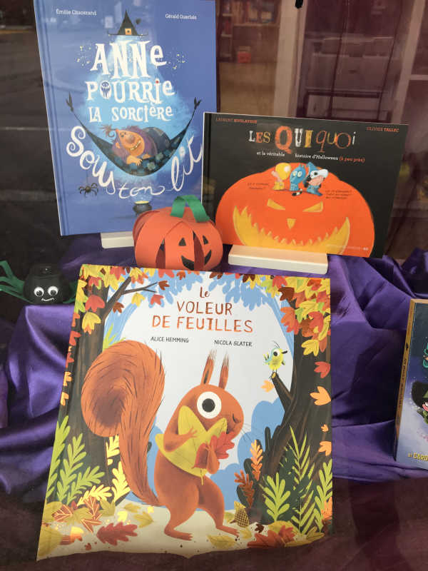 Foto von Le Petit Bookshop, Schaufenster